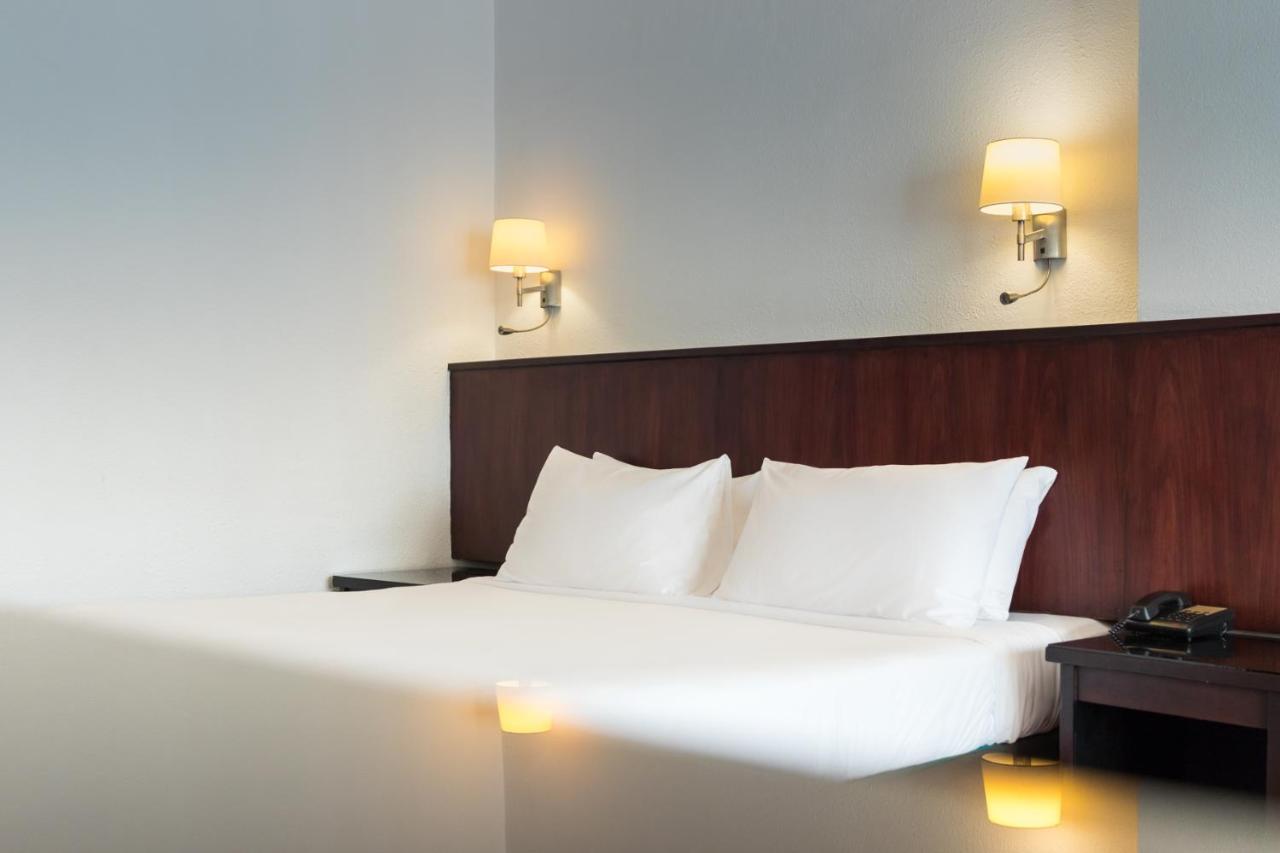 Le Charme Vientiane Hotel Bagian luar foto