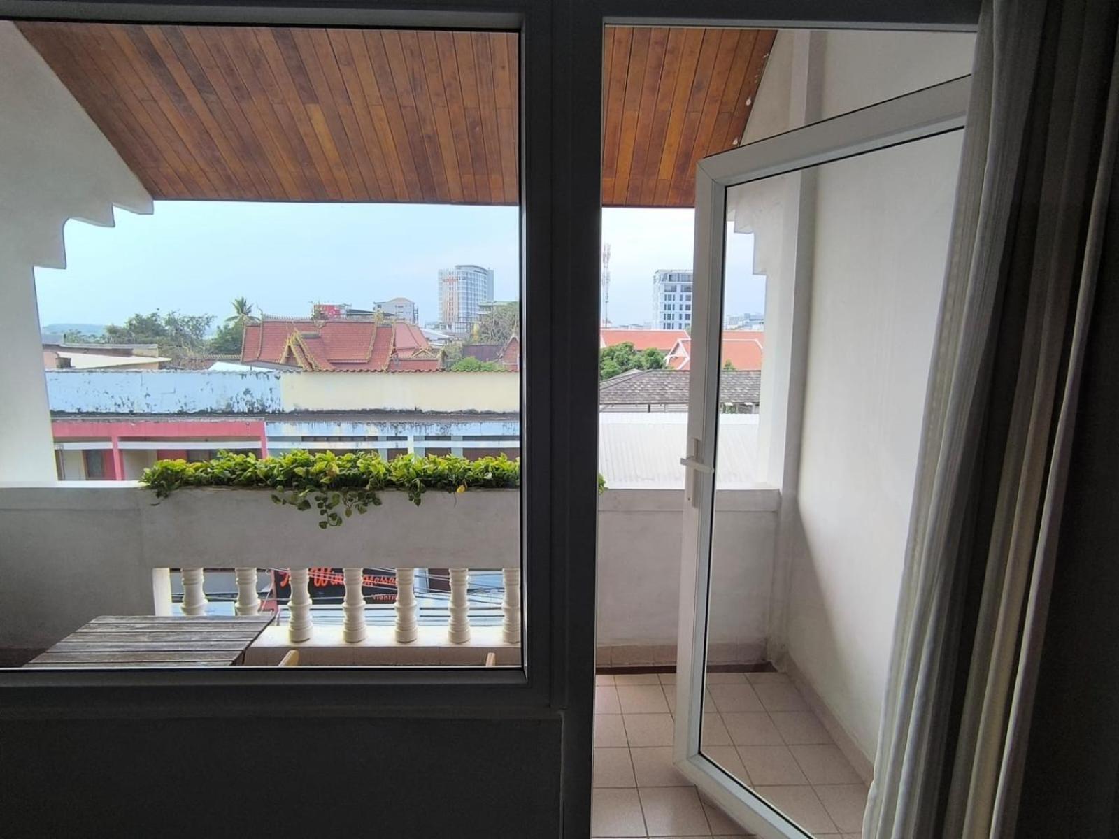 Le Charme Vientiane Hotel Bagian luar foto